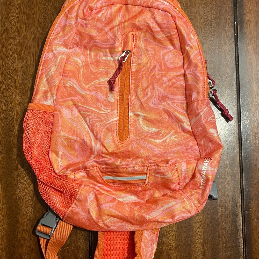 EDDIE BAUER NWT SLING BAG